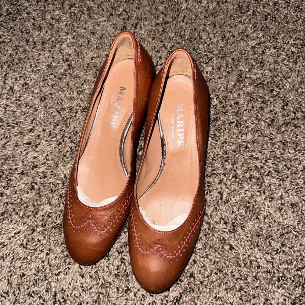 used in good condition size 36 brown color